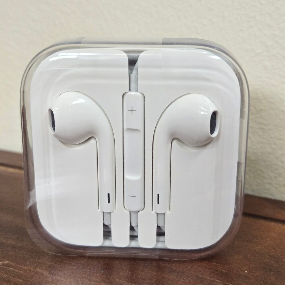 Apple Earpods Wired Jack w/ Microphone Sealed